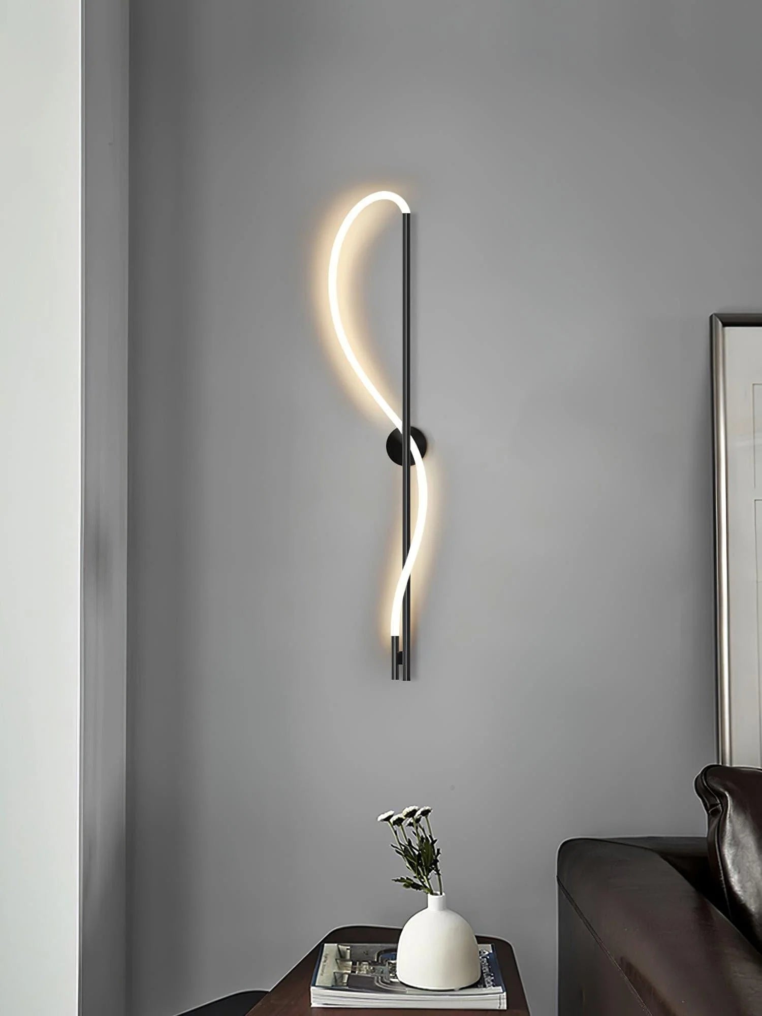 Leto Wall Lamp