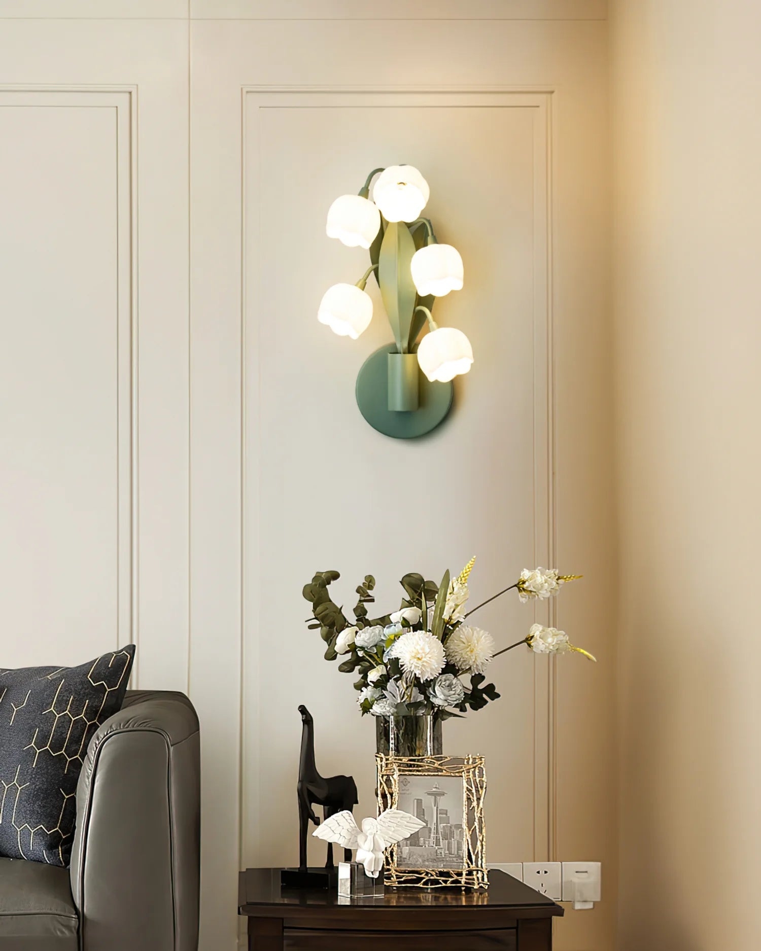 Bell Orchid Wall Lamp