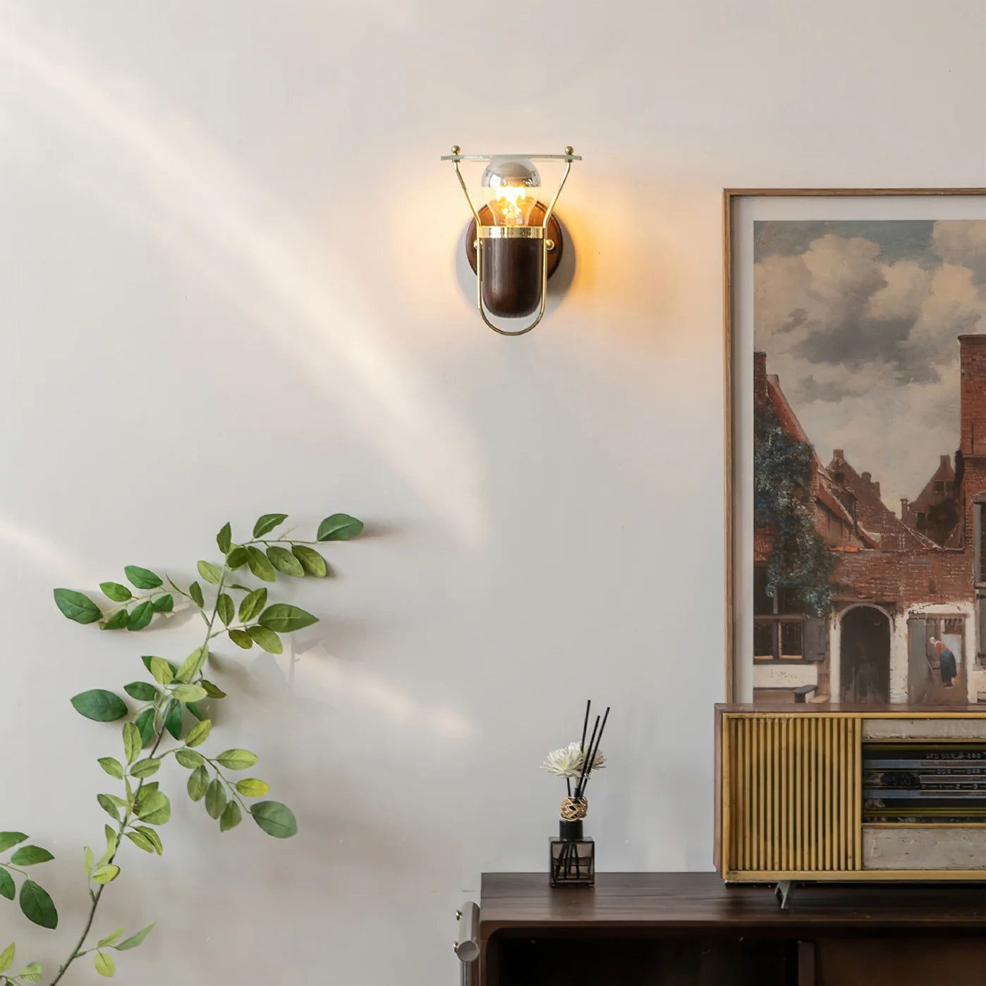 Vaughan Wall Lamp