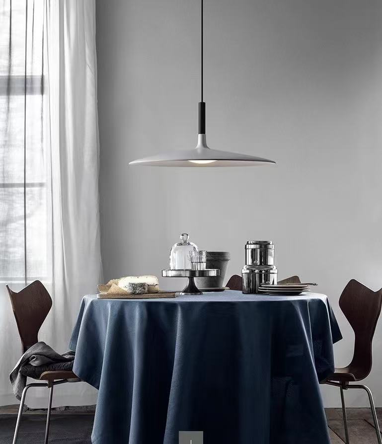 Aplomb Large Pendant Light