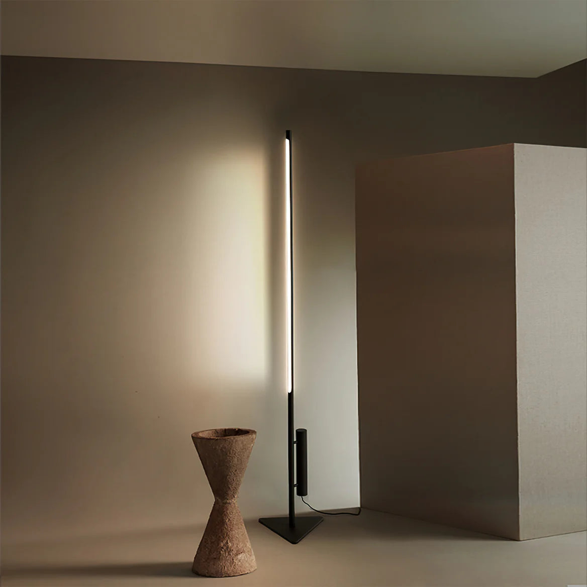 Colibri Floor Lamp