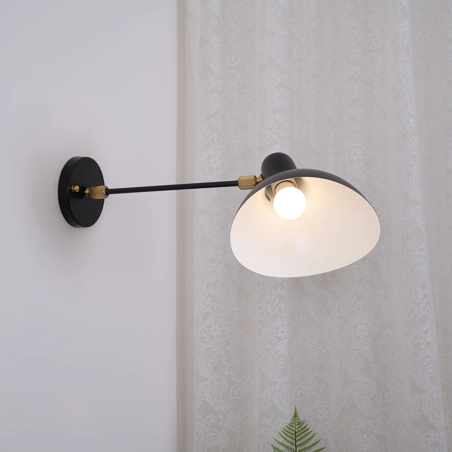 Mantis Wall Lamp