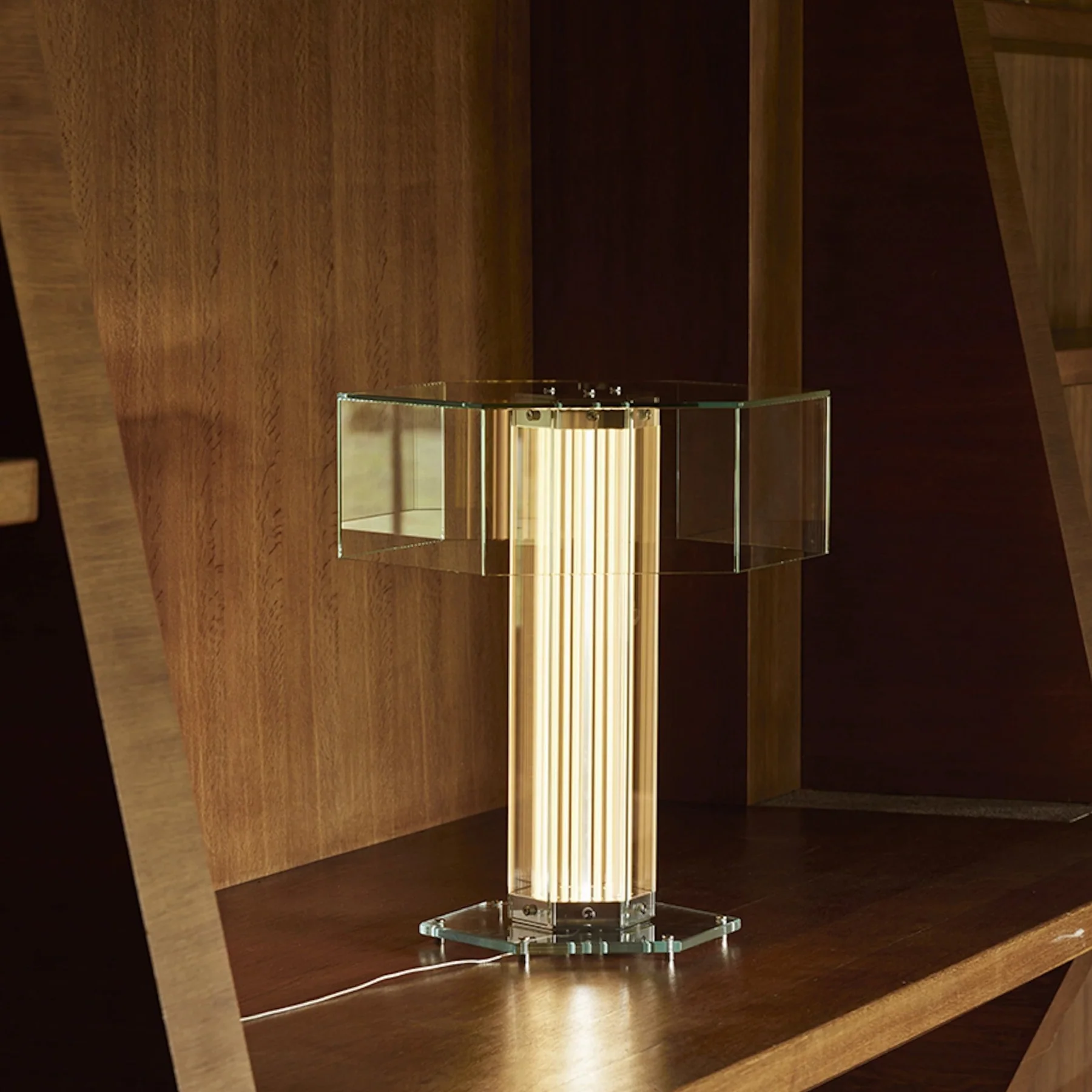 Super Wire Glass Table Lamp