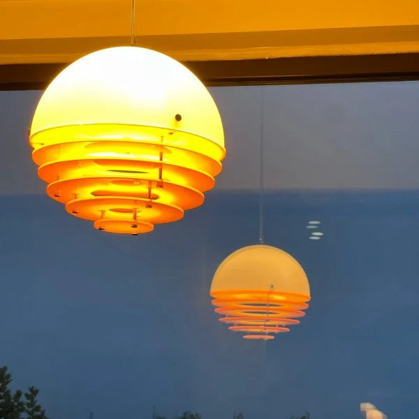 Sunset Lamp – Bauhaus Lighting for a Cozy Atmosphere