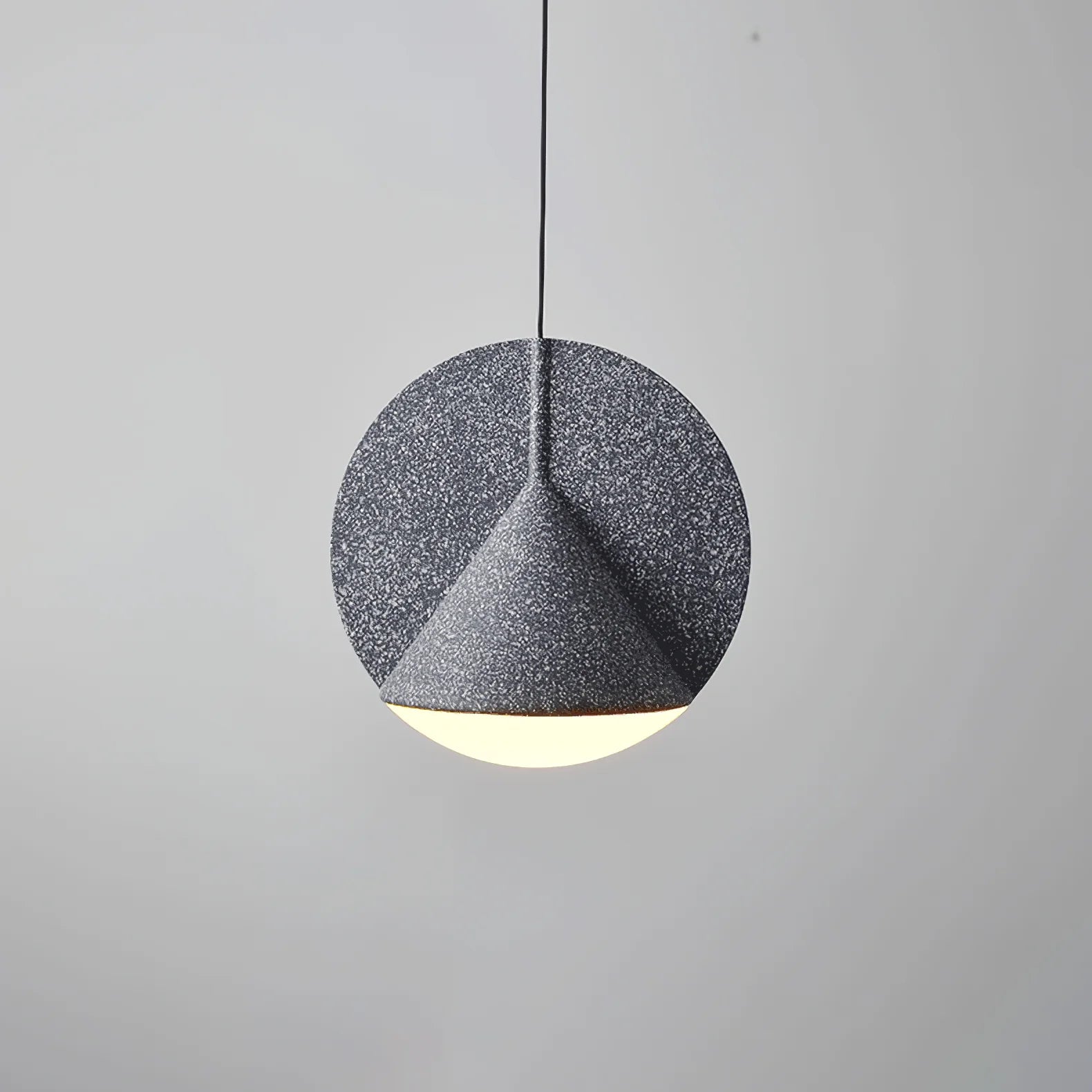 Ossa Resin Pendant Lamp