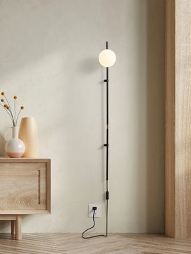 Lynea Wall Lamp