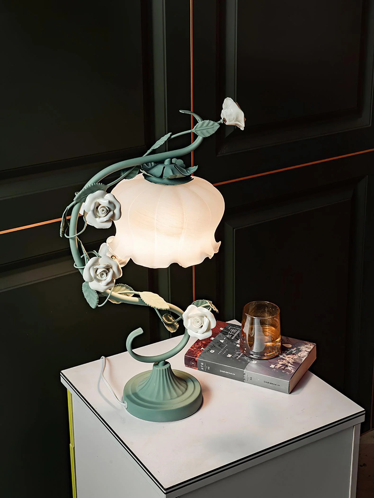 Aeyee Table Lamp