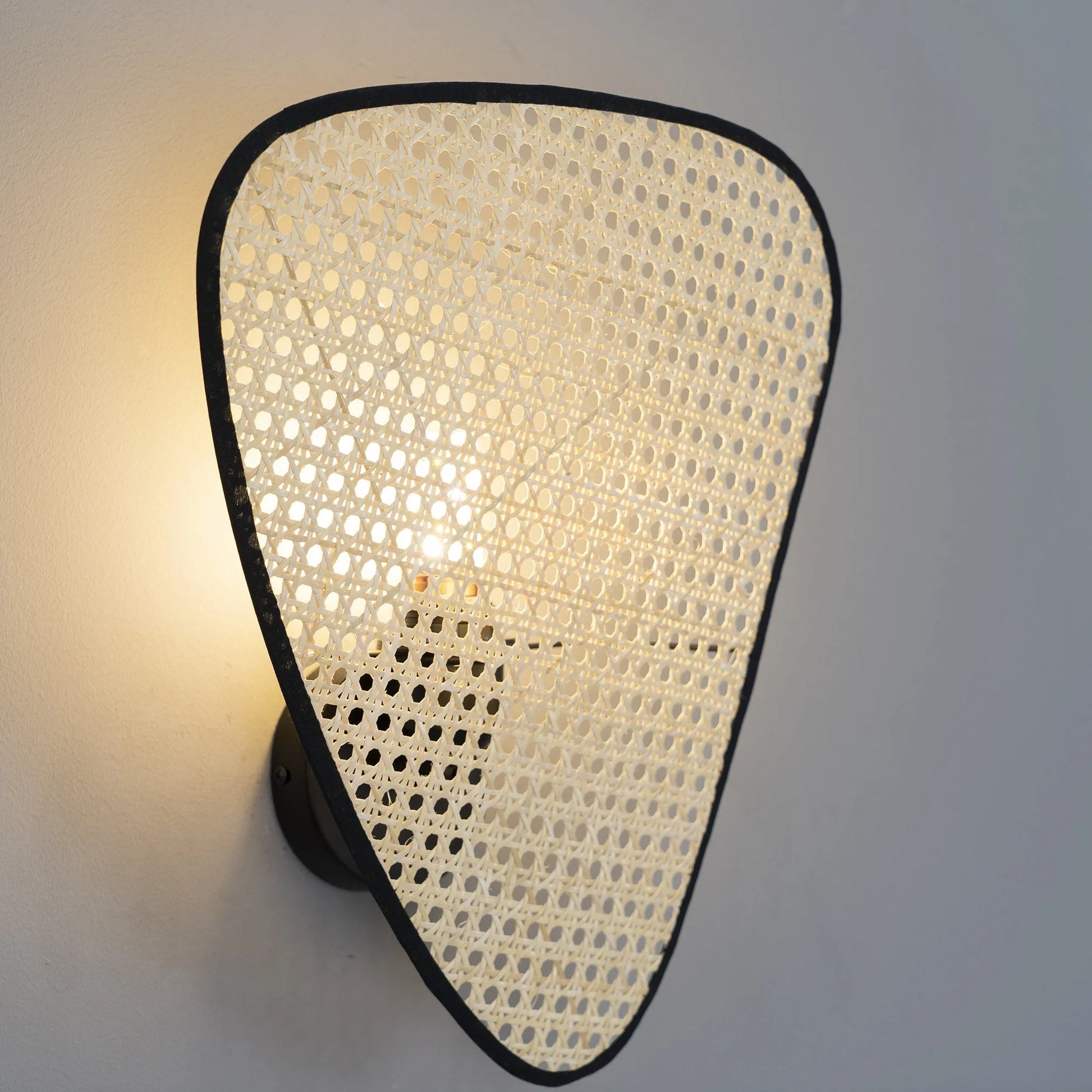 Screen Cannage Wall Lamp