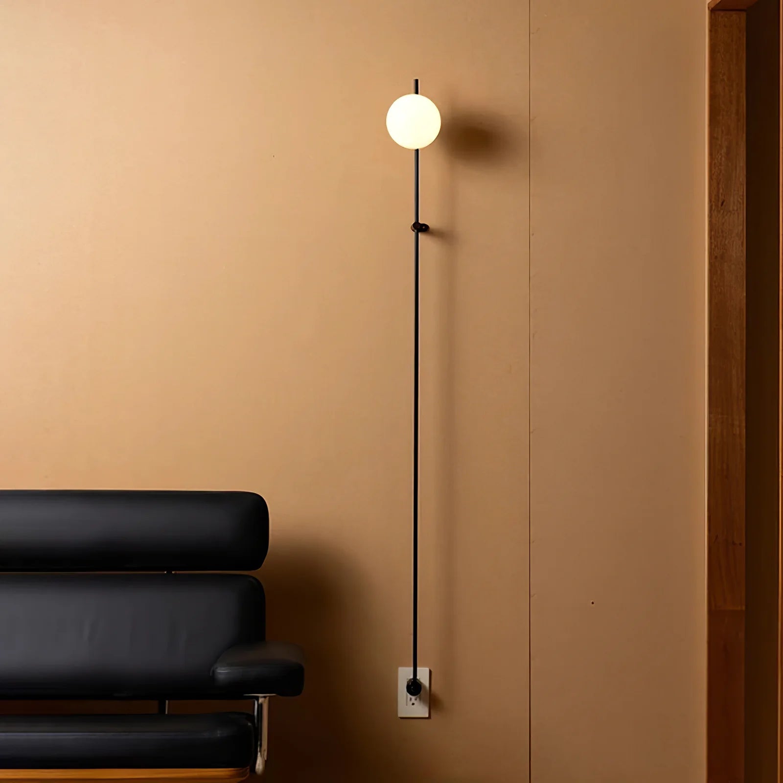 Lynea Wall Lamp