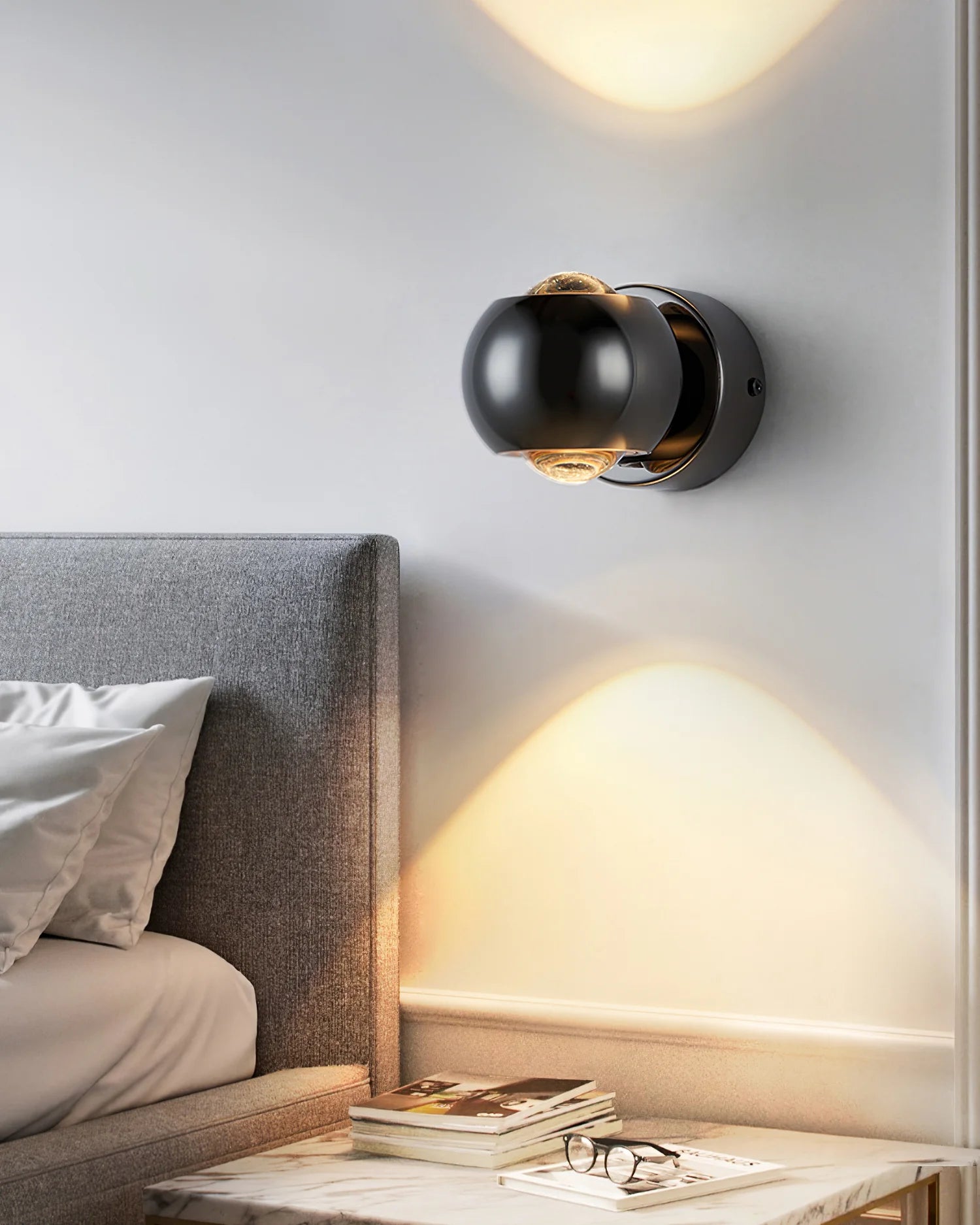 Io Verticale Wall Lamp