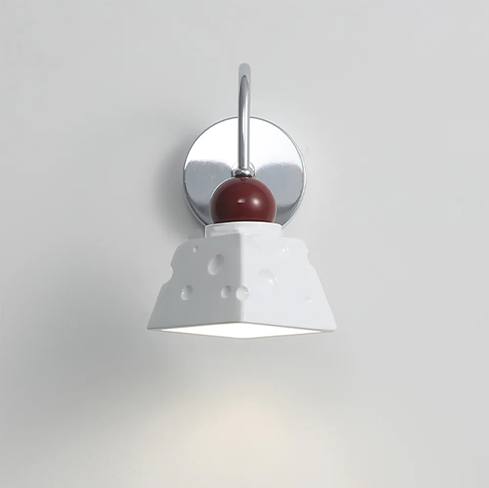 Alma Wall Light