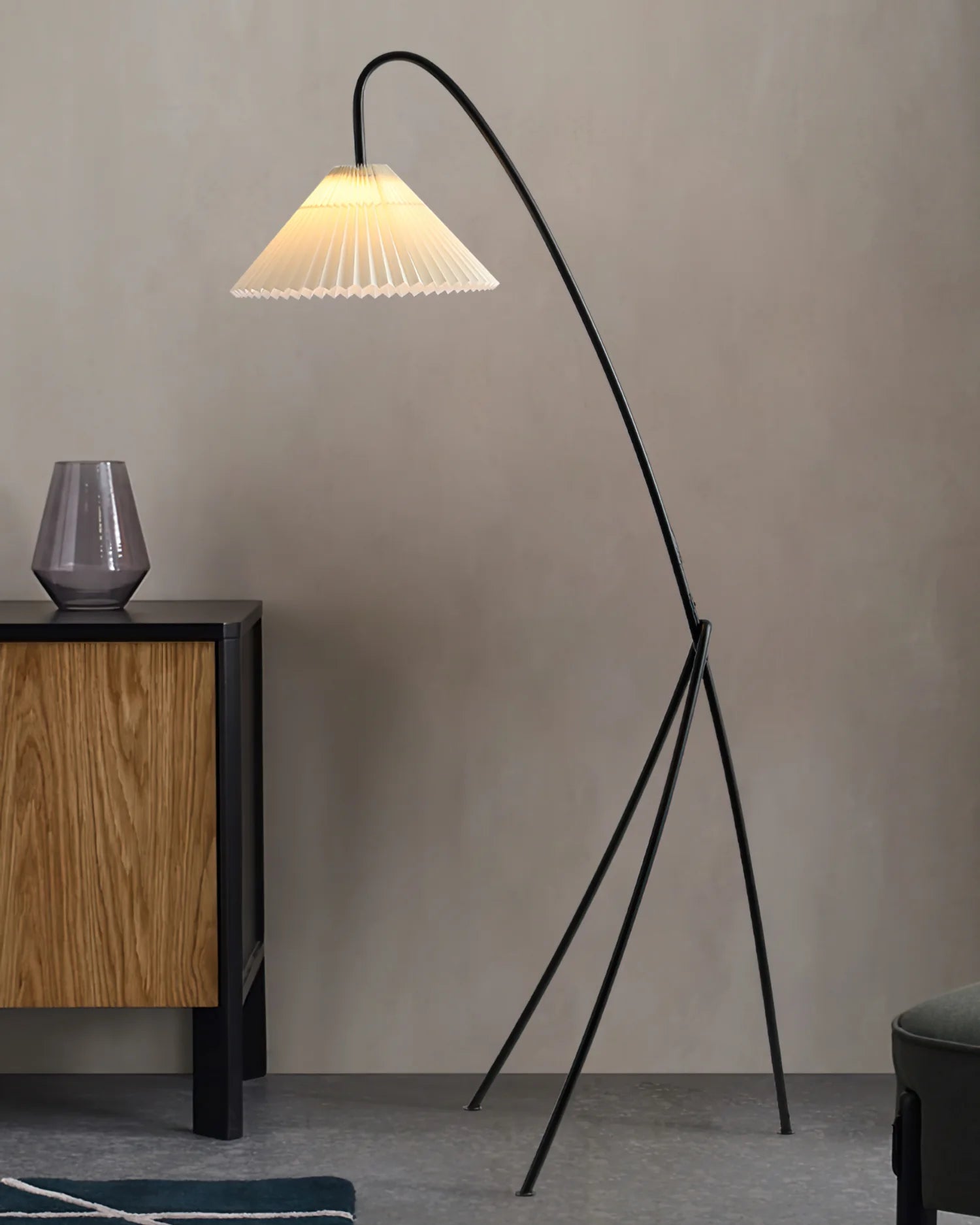 Rieort Tripod Floor Lamp