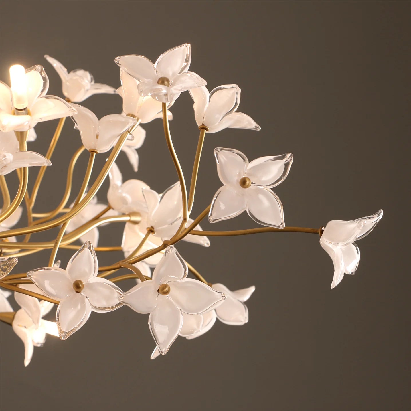 Veitchii Flower Chandelier