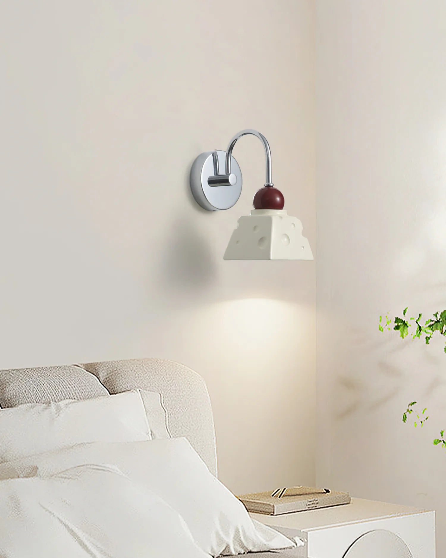 Alma Wall Light