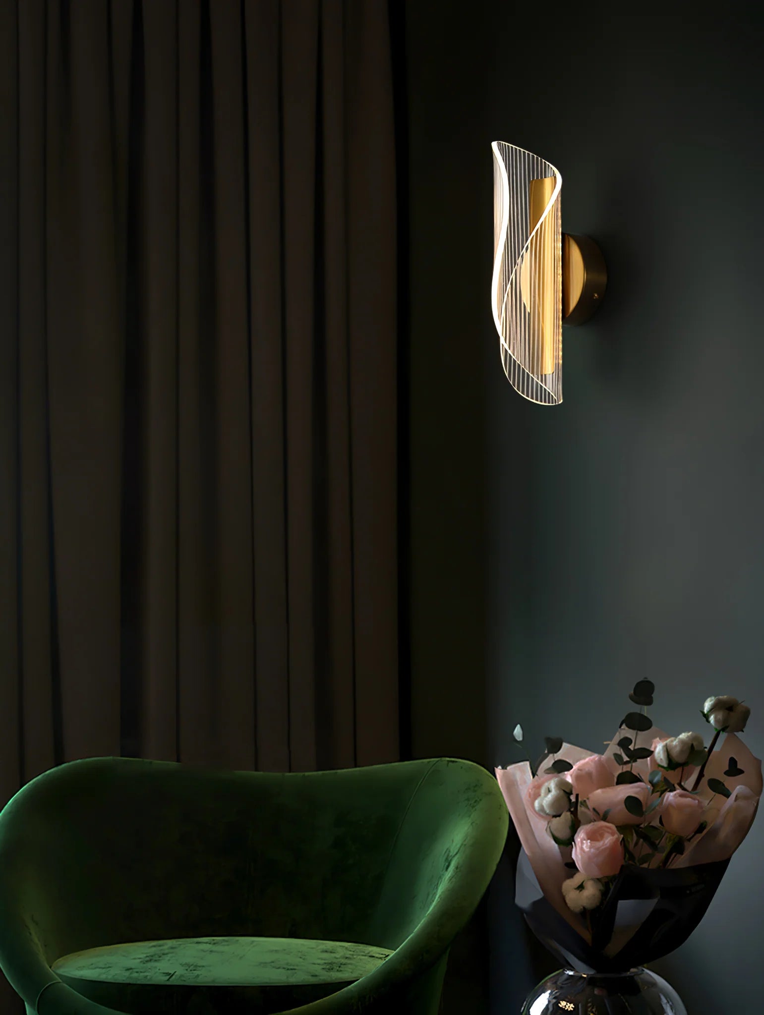 Hershal Luxe Wall Lamp