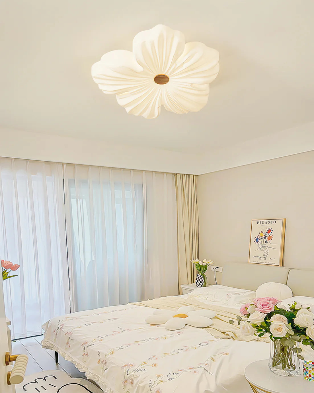 Cream Flower Ceiling Lamp