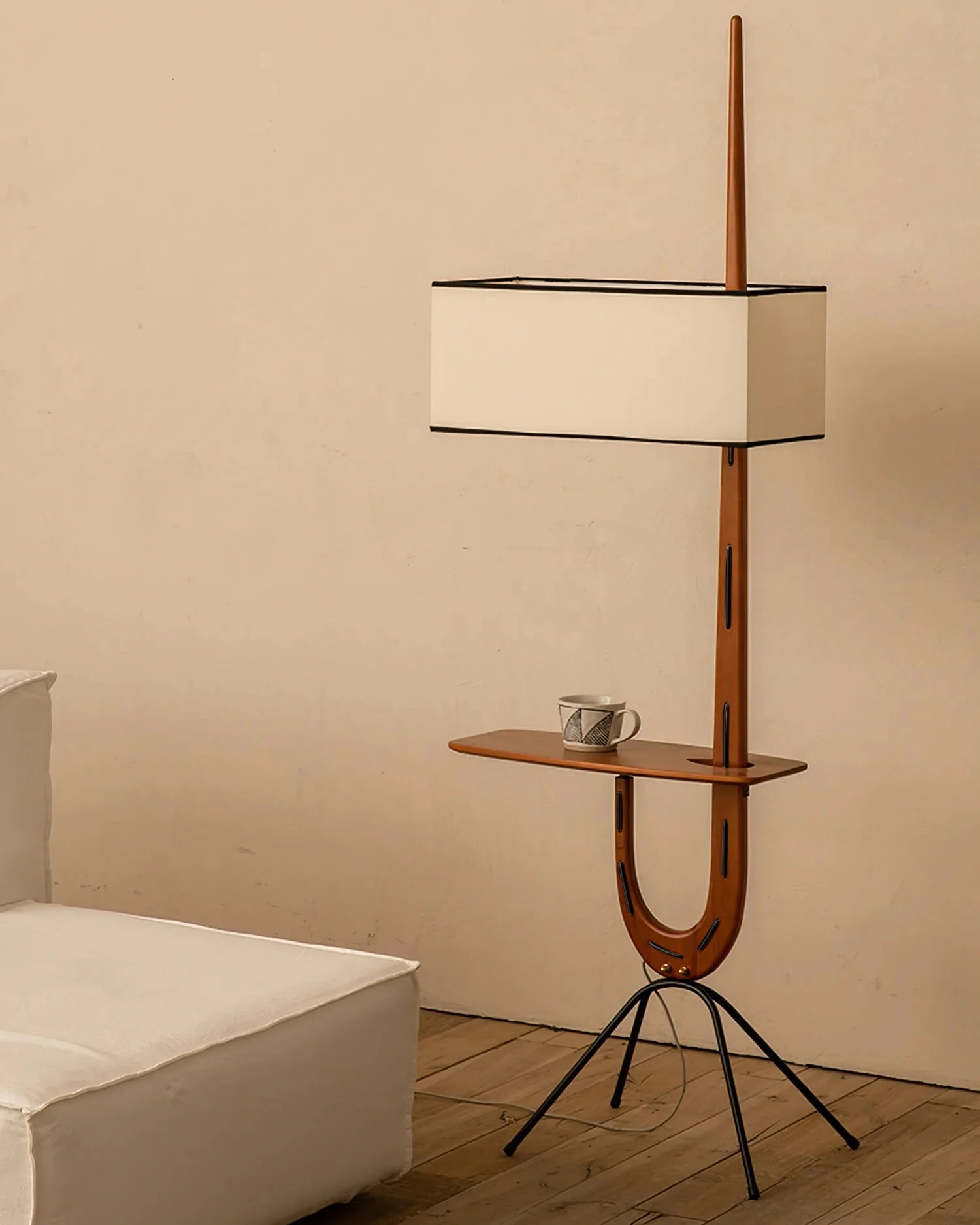 Rispal Giraffe Floor Lamp