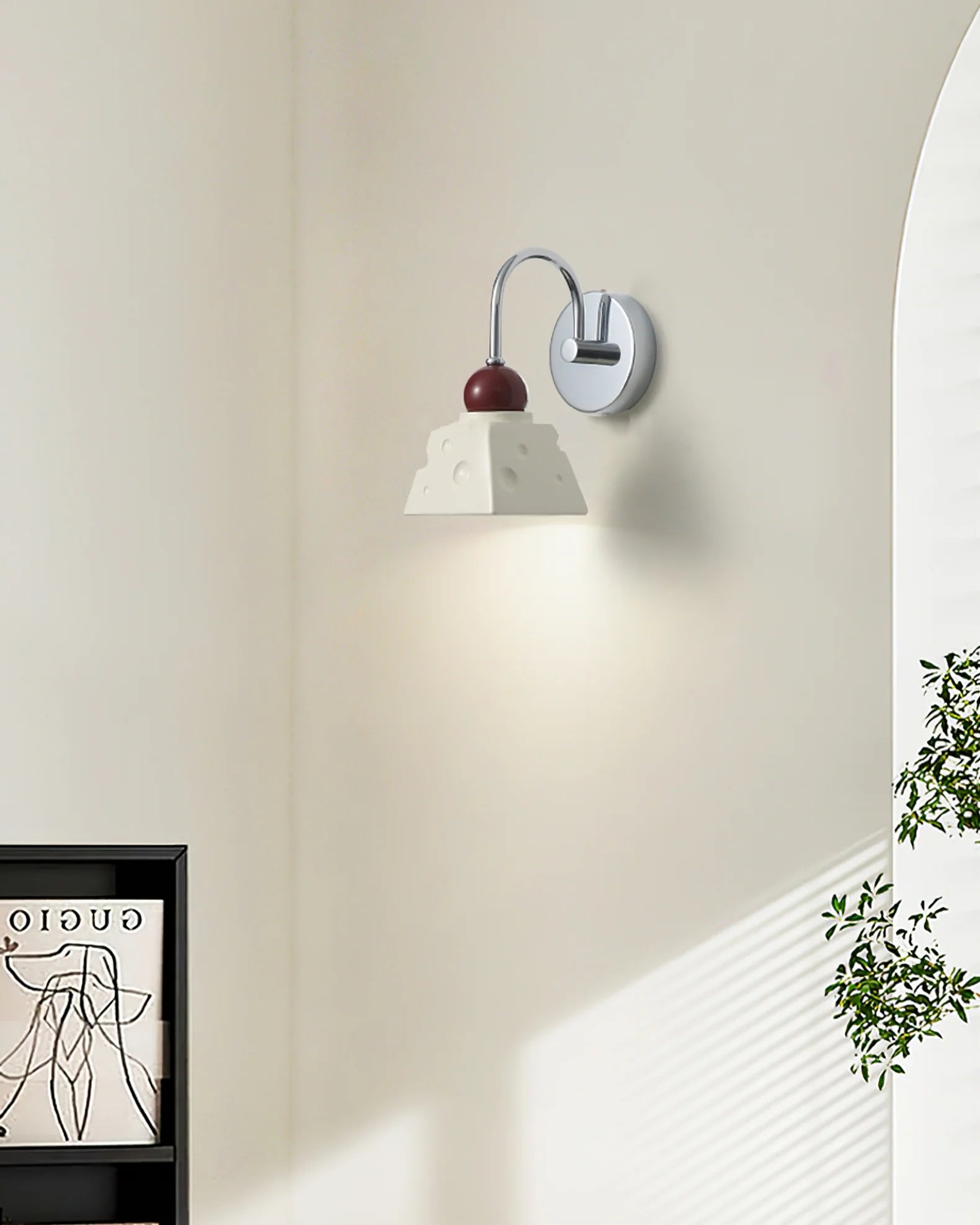 Alma Wall Light