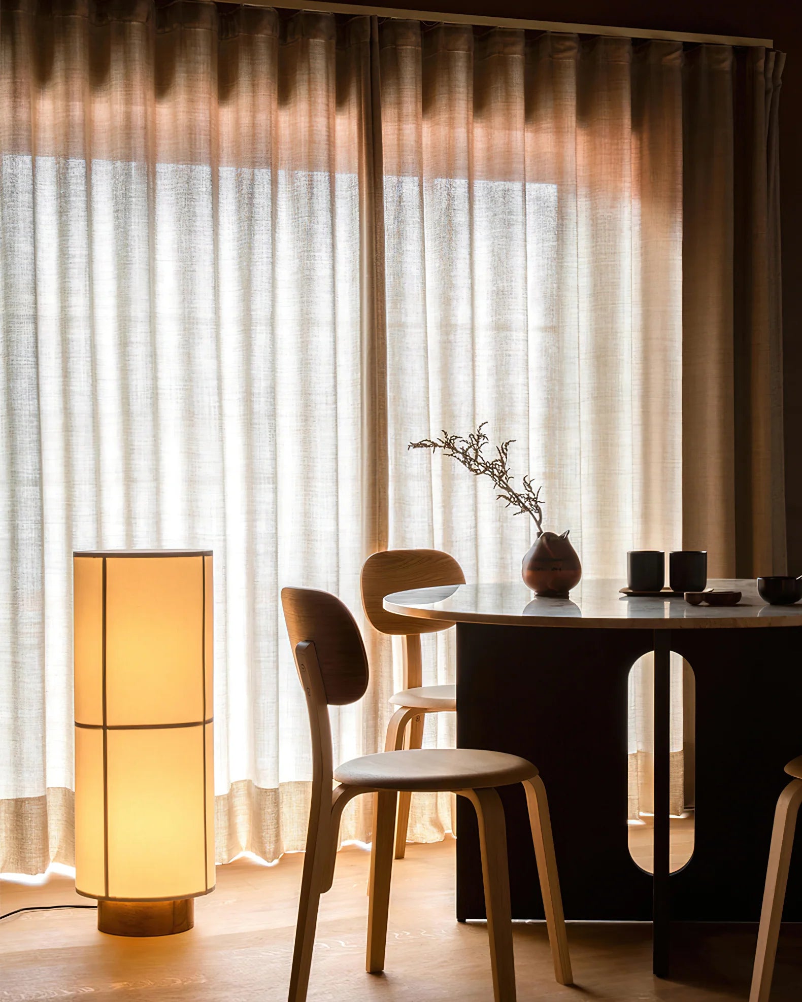 Kumo Linen Table Lamp