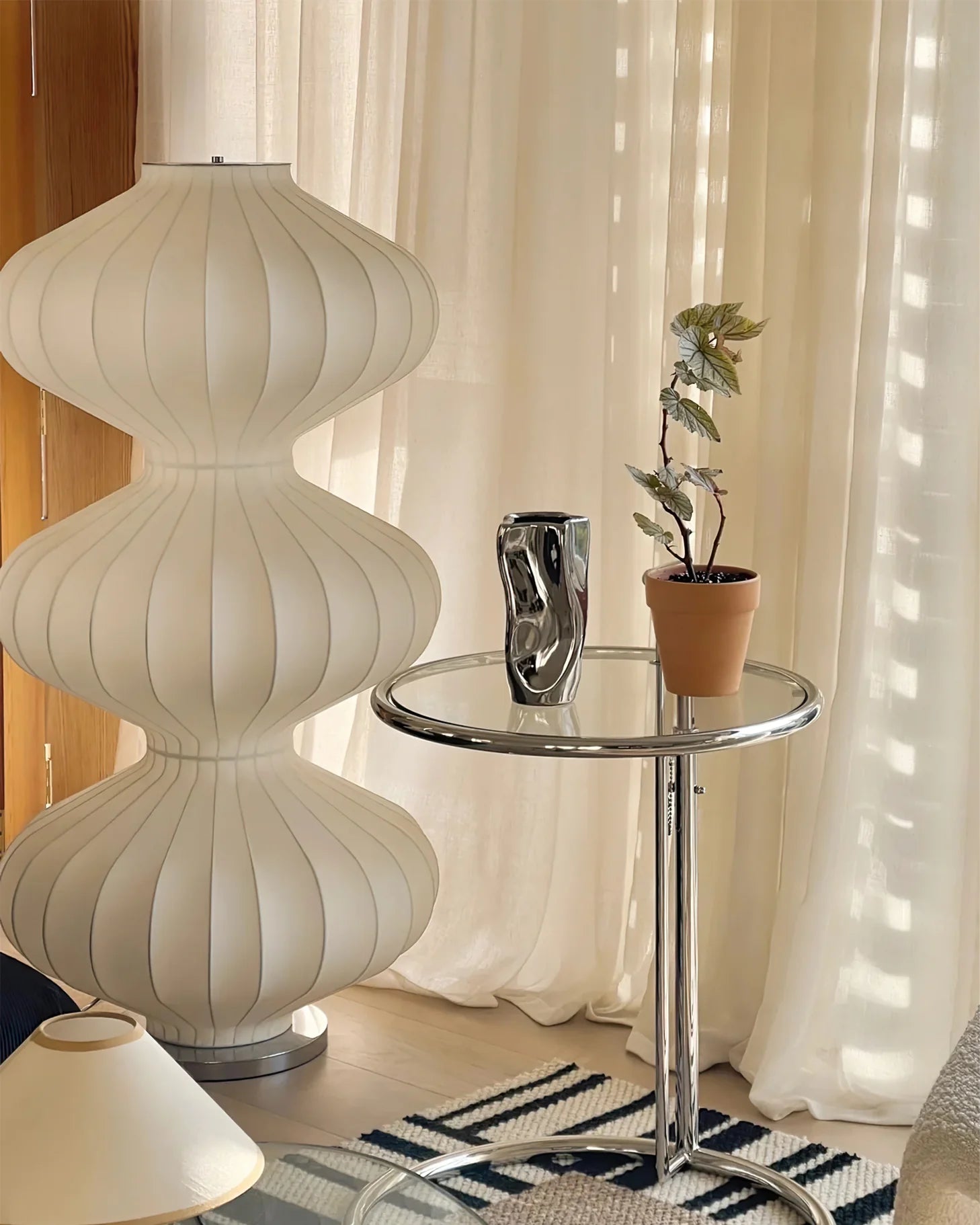 Mudusa Silk Floor Lamp