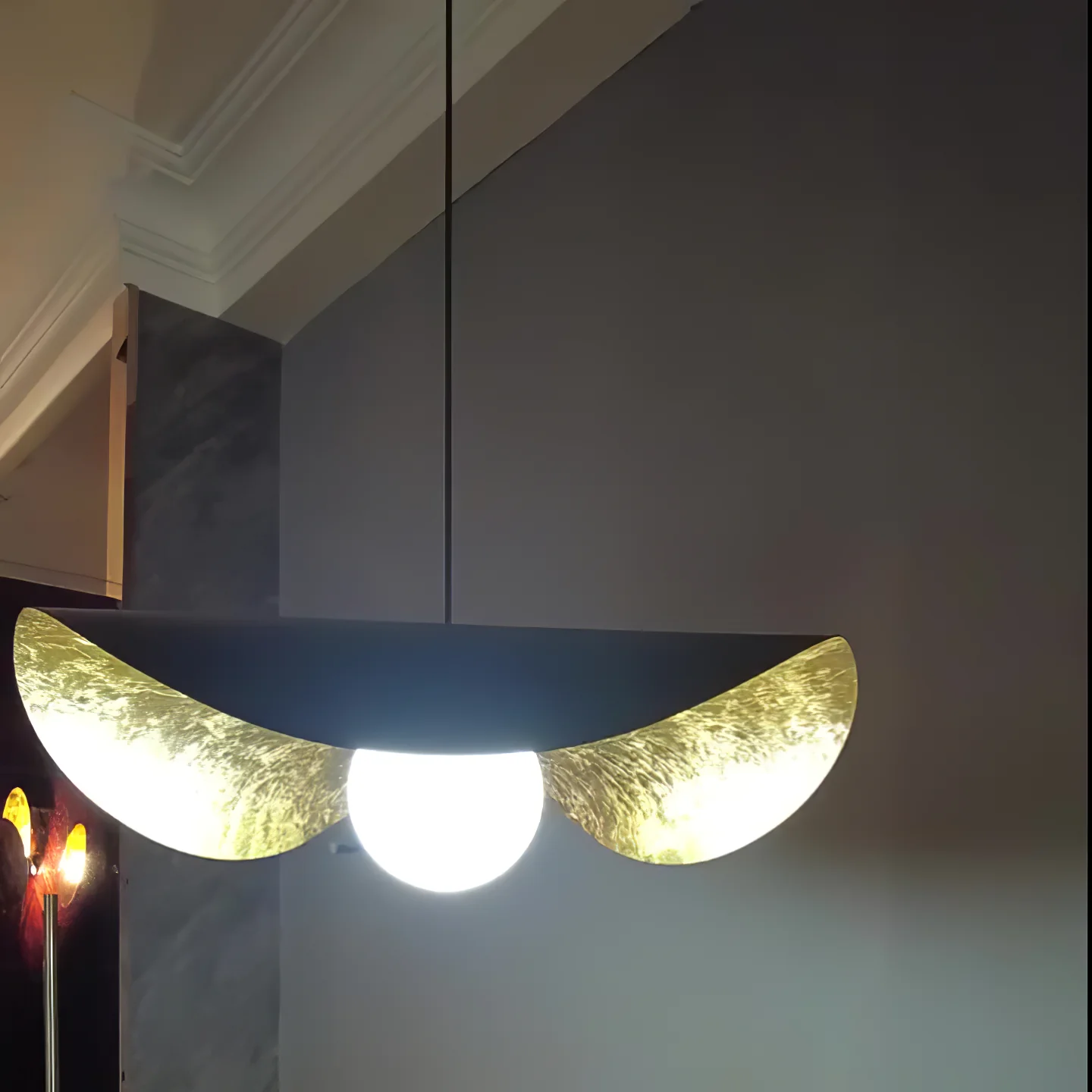 Curved Shell Pendant Light